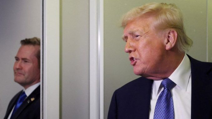 ezkaza-planlari-sizdirmisti-trump-mike-waltzu-misyondan-aldi-wkhql2he.jpg