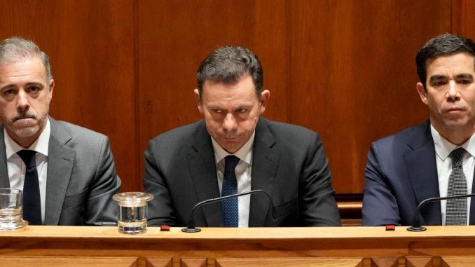 trump-etkisi-dunyaya-yayiliyor-portekizden-secim-oncesi-sinir-disi-hamlesi-qUxQSzbI.jpg